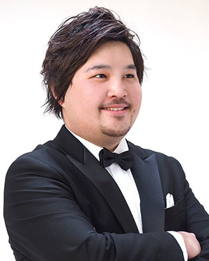 中東 駿 さん